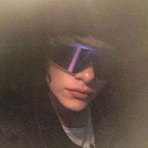 Meet your Posher, Sade